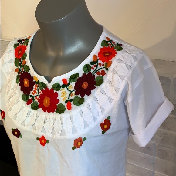 Embroidered tee - Picture 2 of 7